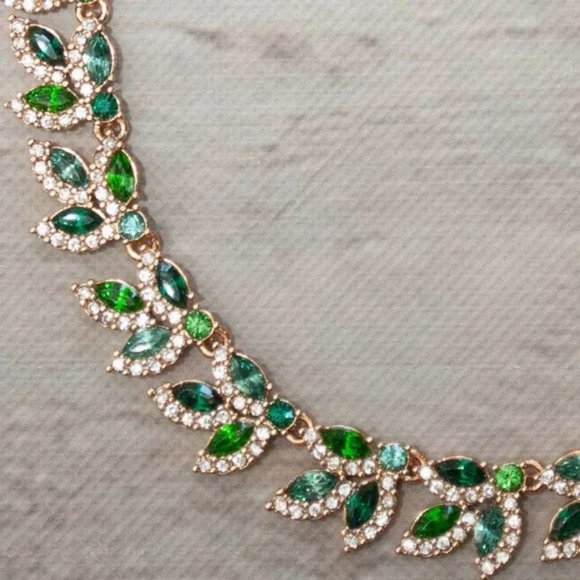 NWT J. Crew Crystal Leaves Statement Necklace in Green - Picture 3 of 4
